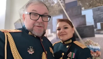 Петр Сухов из семейного дуэта Суховых связал в интервью эстраду, казач Петр Сухов из семейного дуэта Суховых связал в интервью эстраду, казач